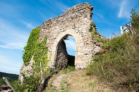 Vestiges du château de Saint-Germain dans le département de l'Ain