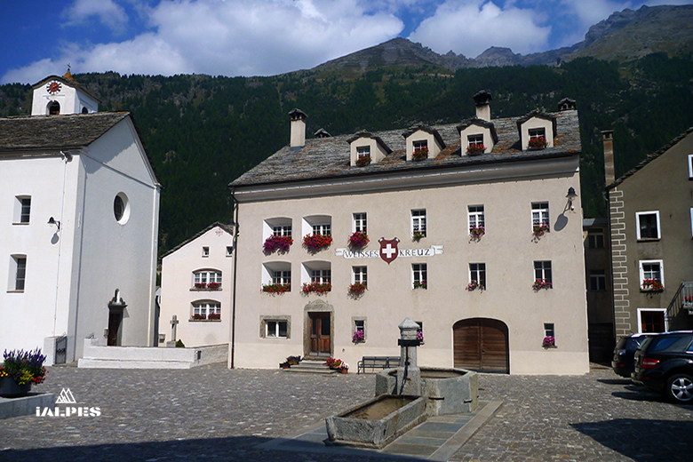 Valais, auberge Weiss-Kreuz à Simplon-Dorf