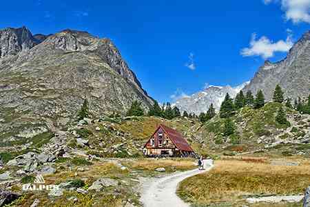 Refuge dans le Val Veni en Vallée d'Aoste, Italie