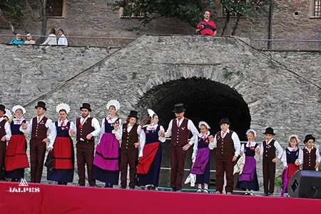 Vallée d'Aoste,  groupe folklorique la Badoche.