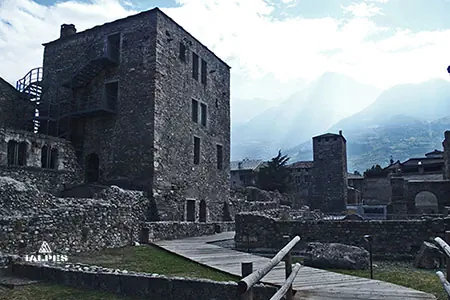 Aoste, tour Noble de Saint Ours