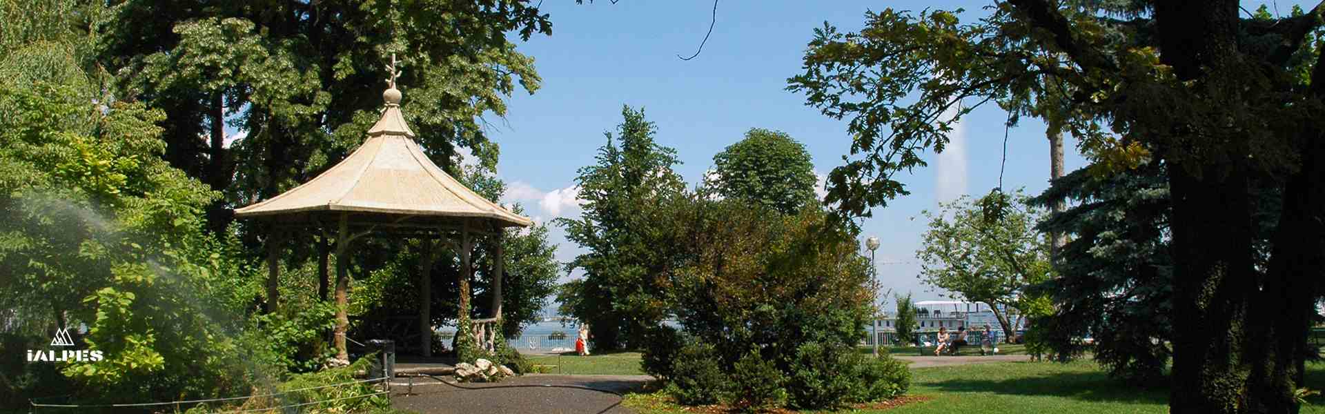 Jardin anglais et le jet d'eau