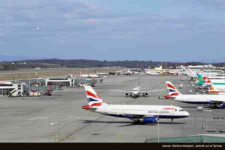 Panorama sur Genève Aéroport, parking avion.