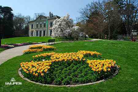 Genève, parterre fleuri au Jardin Botanique