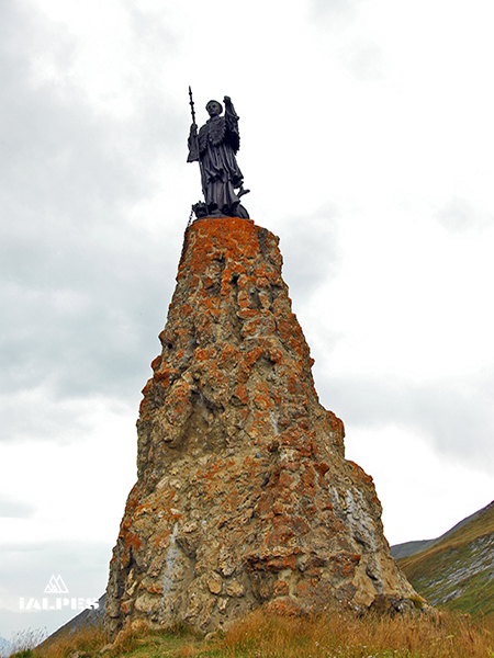 Statue de Saint Bernard de Menthon