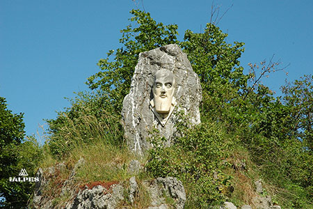 Sculpture Saint-François de Sales à l'ermitage de Saint-Germain de Talloires