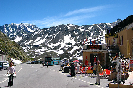 Valais, arrivée au col du Grand Saint-Bernard