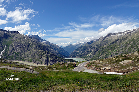 Valais, col du Grimsel, accès route panoramique de l'Oberaar.