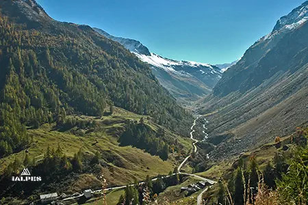 Refuge dans le Val Veni en Vallée d'Aoste, Italie