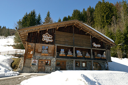Haute-Savoie: La Clusaz, le Hameau des Alpes