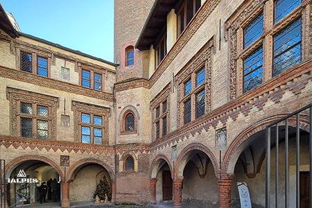 Vallée d'Aoste, Aoste, Collégiale Saint-Ours, palais comtes de Challant