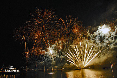 Genève, feux d'artifices sur la rade.