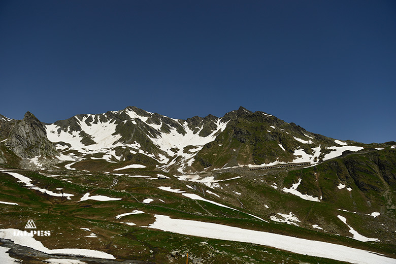 Vallée d'Aoste, descente du col du Grand Saint-Bernard