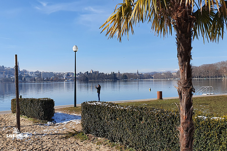 Haute-Savoie, lac d'Annecy, plage d'Albigny