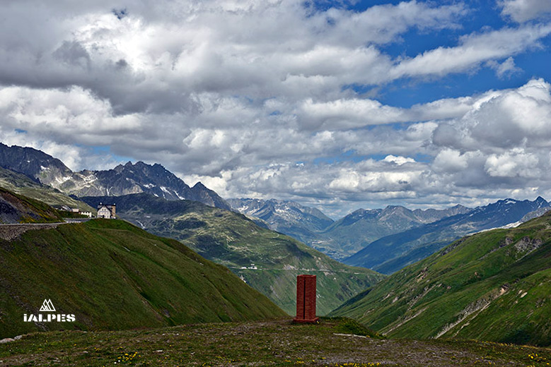 Valais, col de la Furka panorama sur le canton d'Uri en Suisse.