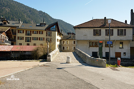 Haute-Savoie: Thônes le vieux pont