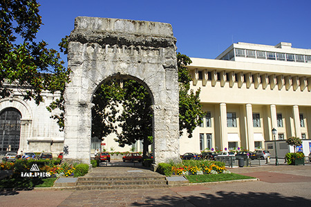 Aix-les-Bains, arc de Campanus
