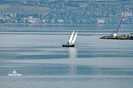 Valais: Le Bouveret, voilier