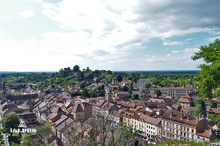 Panorama sur la ville de Crémieu depuis le Fort Saint-Hippolyte