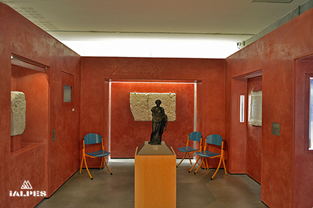 Statue de Déesse, Musée gallo-romain d'Aoste,  Isère