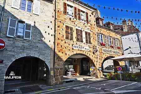 Arbois, place de la Liberté